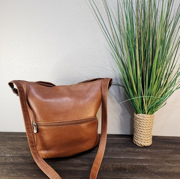 Piel Full Grain Cowhide Leather Bucket Bag - Picture 4 of 17